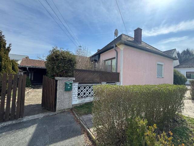 Immobilie in Badersdorf - Charmantes Wohnhaus mit Entwicklungspotenzial auf einem kleinen Grundstück in Badersdorf - Bild 1