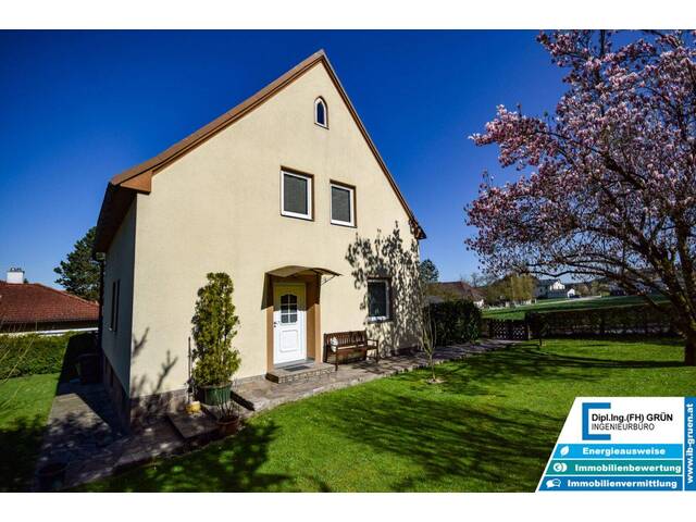 Immobilie in Wallsee - Gepflegtes Mansardenhaus - Traumgrundstück in absoluter Ruhelage in Wallsee - Bild 0