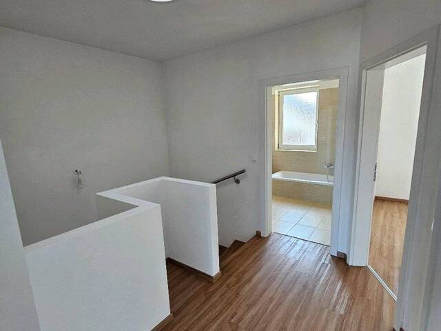 Immobilie in Böheimkirchen - Reihenhaus mit Garten, Keller & 2 Parkplätze in ruhiger Lage (BJ 2015) - Bild 3