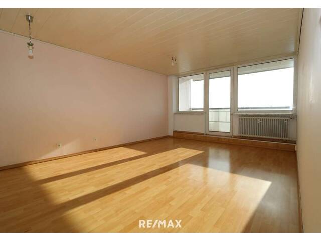 Immobilie in Wels - Traumhafte 2.-Zi. Wohnung mit Bergblick - Bestlage nahe Bahnhof und Krankenhaus in Wels - Bild 1