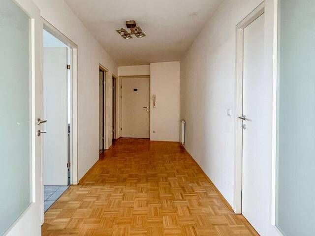 Immobilie in Pinsdorf - Großzügige Dachgeschoss-Wohnung in Pinsdorf - Bild 2