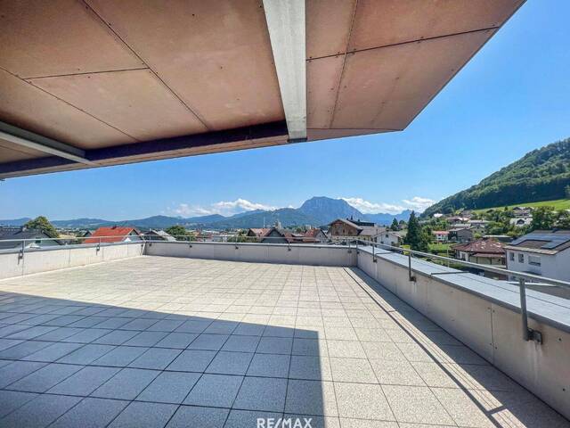 Immobilie in Pinsdorf - Großzügige Dachgeschoss-Wohnung mit toller Terrasse in Pinsdorf - Bild 0