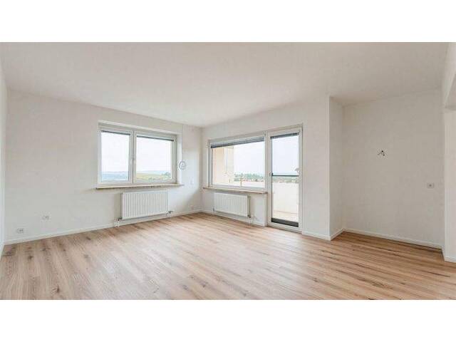 Immobilie in Dürnberg - Erstbezug nach Sanierung. 3-Zimmer-Wohnung mit herrlichem Donaublick und Loggia in Ottensheim / Linz - Bild 1