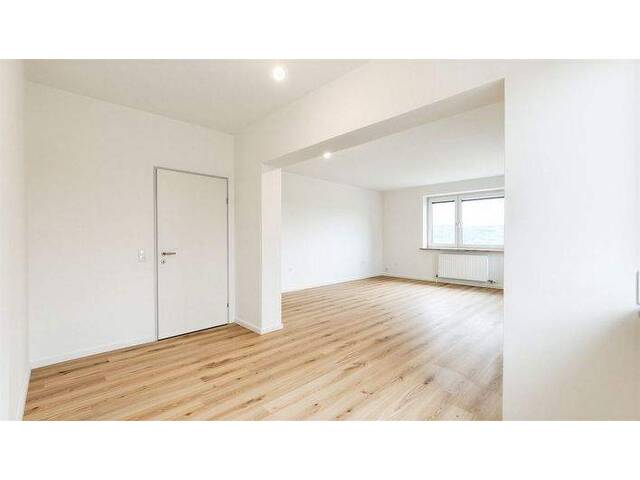 Immobilie in Dürnberg - Erstbezug nach Sanierung. 3-Zimmer-Wohnung mit herrlichem Donaublick und Loggia in Ottensheim / Linz - Bild 2