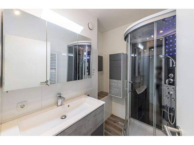 Immobilie in Dürnberg - Erstbezug nach Sanierung. 3-Zimmer-Wohnung mit herrlichem Donaublick und Loggia in Ottensheim / Linz - Bild 4