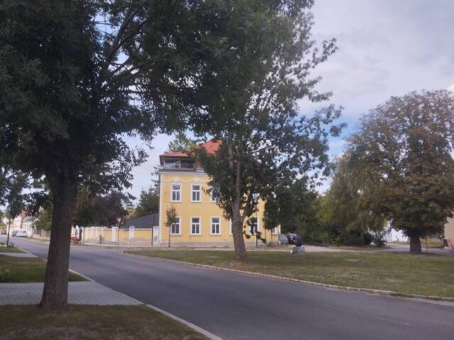 Immobilie in Bad Pirawarth - Bezugsfertige, helle Maisonette. Ideal auch für Wienpendler - Bild 2