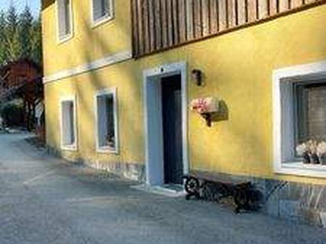 Immobilie in Hermagor - Wohnhaus in sehr ruhiger Lage - Bild 2