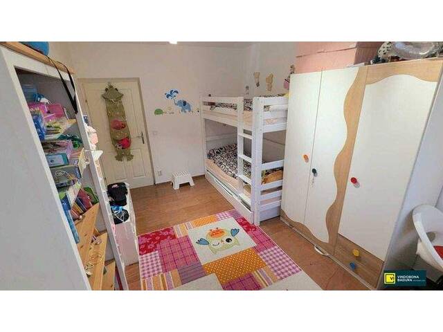 Immobilie in Guntramsdorf - Charmante 3-Zimmer-Wohnung mit Loggia & Balkon in familienfreundlicher Lage - Bild 2