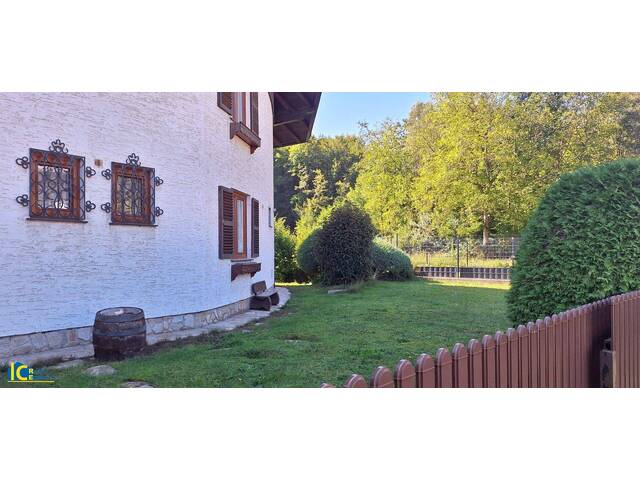 Immobilie in Breitenfurt bei Wien - Familienidyll in Breitenfurt: Gepflegtes Familienhaus mit 7 Zimmern, Garten und Garage! - Bild 2