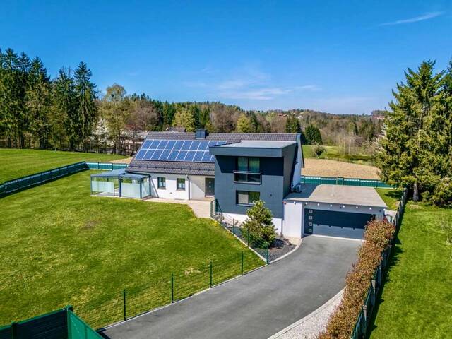 Immobilie in Arnfels - Ein Zuhause, das jeden Tag besonders macht: Modernes Familienhaus in Arnfels, eingebettet in die Hügellandschaft der Südsteiermark mit Blick auf das Schloss und viel Raum zum Leben - Bild 2