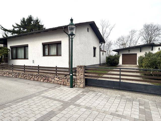 Immobilie in Seibersdorf - Sehr gepflegter Bungalow in Ruhelage mit wunderschönem Garten -Seibersdorf! - Bild 1