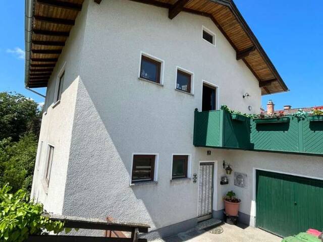 Immobilie in Grimmenstein - 199.000€ Privatverkauf provisionsfrei - sehr renovierungsbedürftiges Haus direkt am Wald mit 2 Wohnbereichen - Bild 1