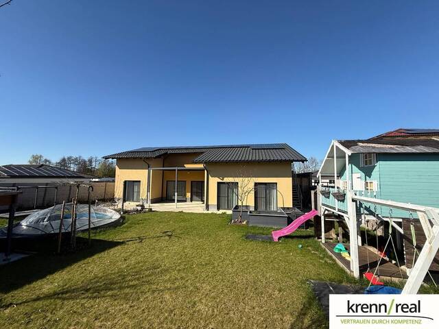 Immobilie in Dorf - Zuhause mit Zukunft: moderner Bungalow mit vielen Extras & Ausbaupotential - Bild 1