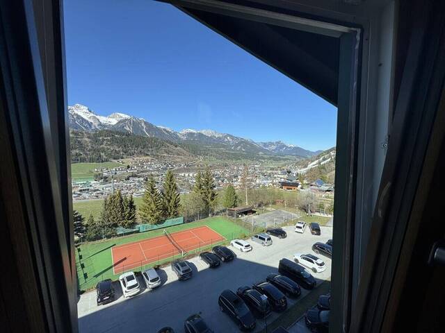 Immobilie in Schladming - Dachgeschoss-Appartement mit Pool, traumhaftem Bergpanorama-Blick und Stellplatz - Bild 2
