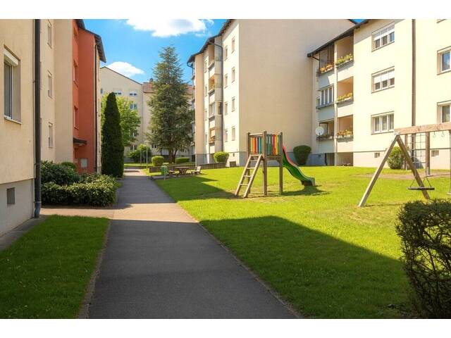 Immobilie in Stockerau - Verkauf mittels BIETERVERFAHREN Leistbare 3 Zimmer Wohnung mit verglaster Loggia - Wohnung mit viel Potenzial zum Selbstverwirklichen! - Bild 3