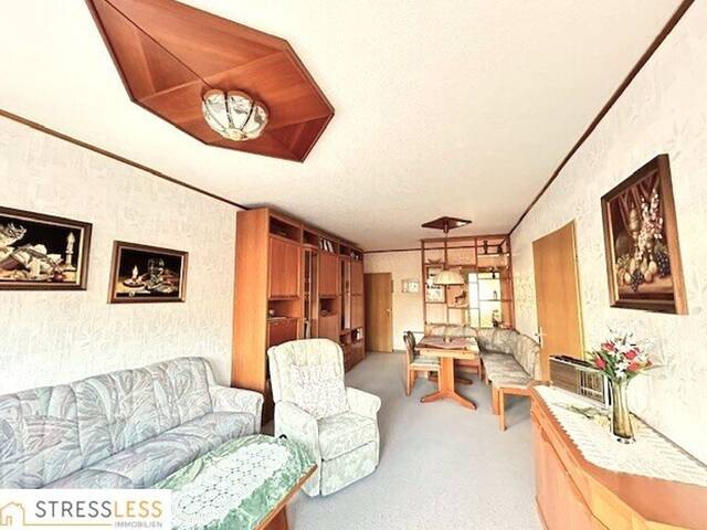 Immobilie in Hollabrunn - Familienfreundliche, zentrumsnahe 4 Zimmer-Wohnung mit kleiner Loggia in absoluter Grünruhelage von Hollabrunn - Bild 0