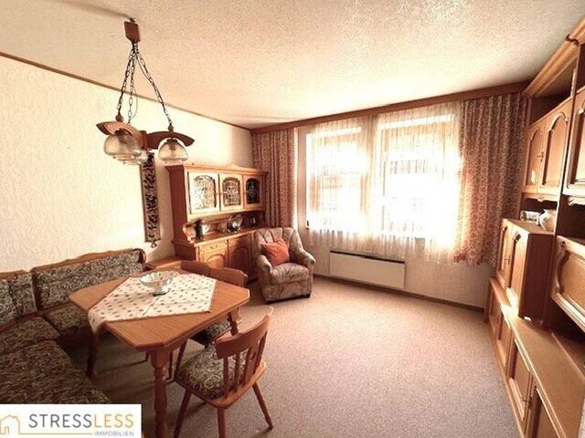Immobilie in Hollabrunn - Familienfreundliche, zentrumsnahe 4 Zimmer-Wohnung mit kleiner Loggia in absoluter Grünruhelage von Hollabrunn - Bild 2