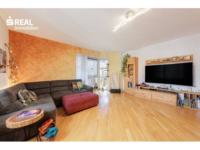 Immobilie in Korneuburg - WOHNTRAUM - WUNDERSCHÖNE 4 ZIMMERWOHNUNG MIT BALKON UND GARAGENPLATZ - Bild 2