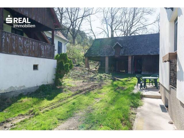 Immobilie in Altendorf - Wunderschöner Ausblick auf die umliegenden Hausberge - 107m² Wohnhaus plus 100m² Stall, Scheune und Altbestand! - Bild 2