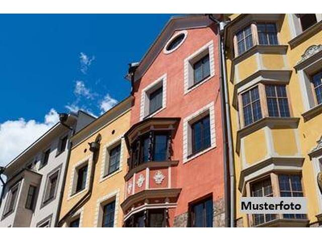 Immobilie in Bad Schallerbach - Modernisiertes Mehrfamilienhaus mit 5 Wohnungen und Garagen - Bild 0