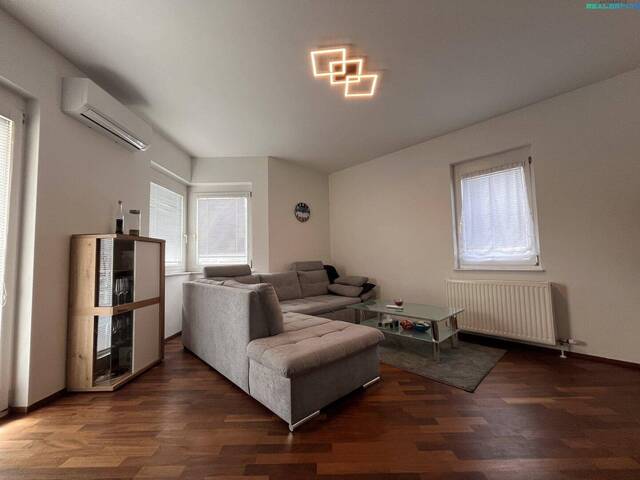 Immobilie in Mistelbach - Gemütliche 2-Zi-Wohnung mit Balkon & Stellplatz in Mistelbach, nur €229.000! - Bild 1