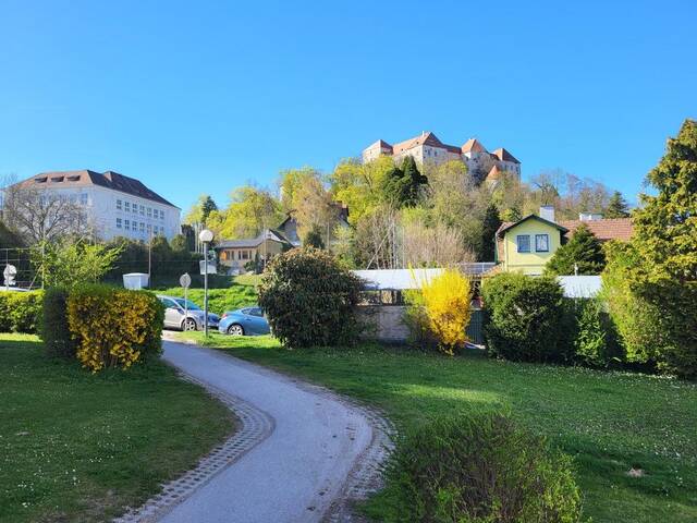 Immobilie in Neulengbach - ZENTRAL GELEGENE 3-ZIMMERWOHNUNG MIT LOGGIA UND GARAGENPLATZ - Bild 1