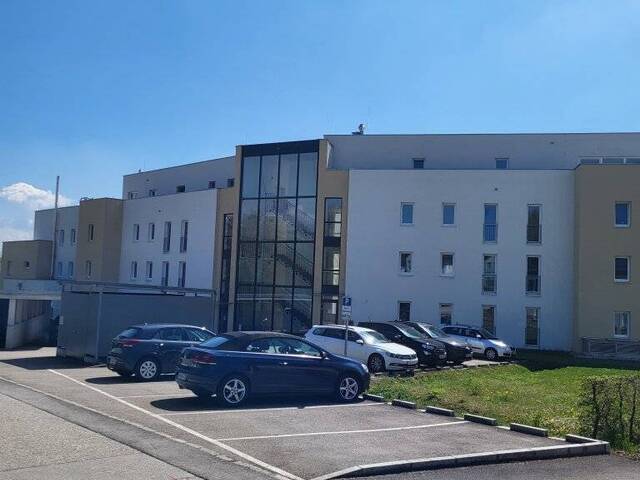 Immobilie in Schwanenstadt - Penthouse-Feeling mit 41 m² Terrasse & exklusivem Glasverbau – Wohnen auf höchstem Niveau - Bild 1