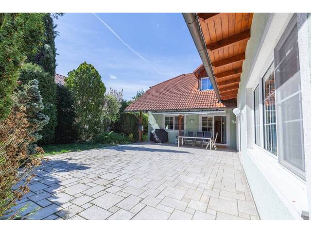 Immobilie in Guntramsdorf - Großzügiges Einfamilienhaus in ruhiger Siedlungslage mit Wellnessbereich und geschützter Gartenterrasse - Bild 1