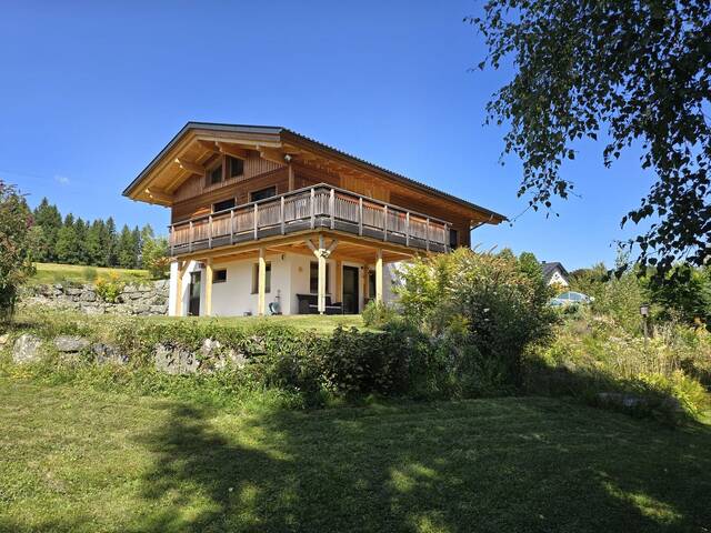 Immobilie in Arnoldstein - Chalet-Feeling mit schönem Ausblick - neuwertiges Qualitätshaus in Arnoldstein - Bild 0