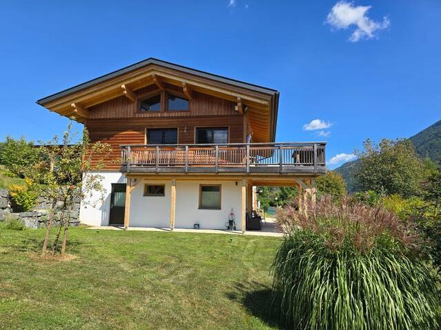 Immobilie in Arnoldstein - Chalet-Feeling mit schönem Ausblick - neuwertiges Qualitätshaus in Arnoldstein - Bild 1