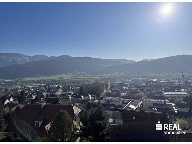 Immobilie in Micheldorf - Über den Dächern von Kirchdorf: 170m², Balkone, Terrassen, Pool, Carport - Ihr neues Zuhause! - Bild 0