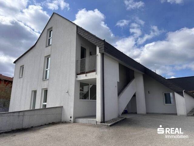 Immobilie in Altenberg bei Linz - Großzügige Dachgeschosswohnung mit Terrasse in 4203 Altenberg - Top 1 - Bild 0