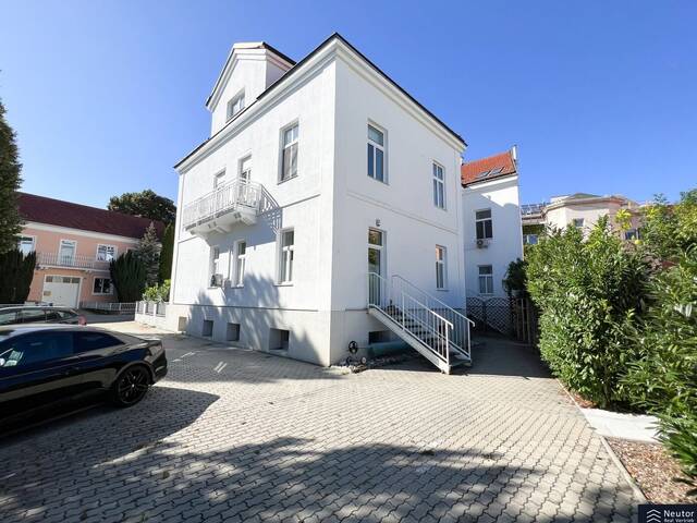 Immobilie in Bad Vöslau - DACHGESCHOSSWOHNUNG MIT BALKON MÖGLICHKEIT IM VILLEN COTTAGE - GEMEINSCHAFTSPOOL - Bild 0