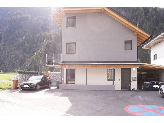 Immobilie in Umhausen - Umhausen: Selbst wohnen & Mieteinnahmen sichern – Haus mit 3 Einheiten - Bild 1