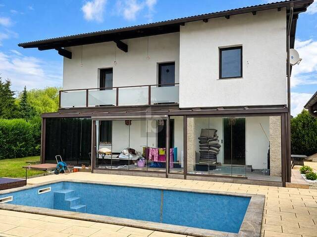 Immobilie in Amstetten - GROßZÜGIGES FAMILIENHAUS MIT POOL, SOMMERGARTEN UND ATTRAKTIVEM GRUNDSTÜCK IN RUHIGER WOHNLAGE ? WINKLARN - Bild 1