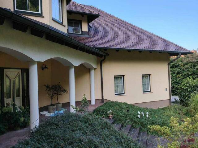 Immobilie in Altenmarkt an der Triesting - Tolle Villa mit neuer PV-Anlage bietet viel Platz und ruhige, grüne Umgebung - nur ca. 38 min zur Stadtgrenze Wien! - Bild 1