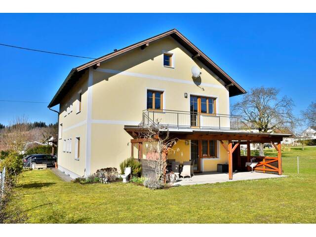 Immobilie in Krenglbach - Saniertes 2-Familienhaus in ruhiger Siedlungslage auf sonnigem Grundstück - Bild 1
