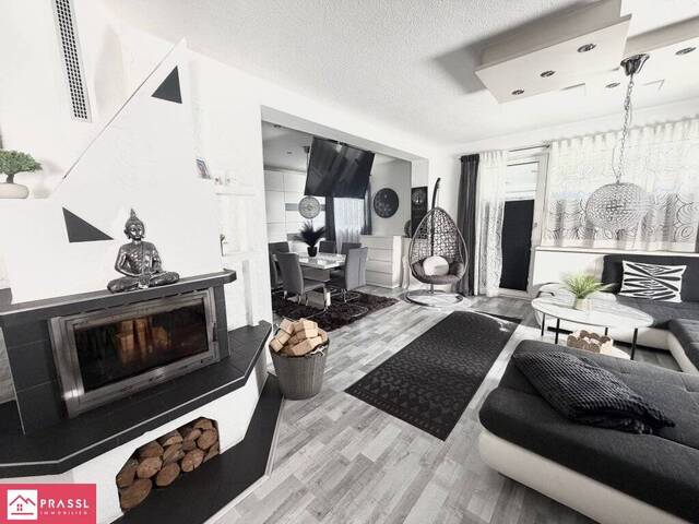 Immobilie in Mürzhofen - Modernisiertes Zweifamilienhaus in Mürzhofen in Aussichtslage mit Garten, Garagen, Terrasse und Pool! - Bild 3