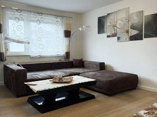 Immobilie in Neuhofen - Wohnen wie im Haus - 4 Zimmer Wohnung mit großem Gartenanteil - Bild 1