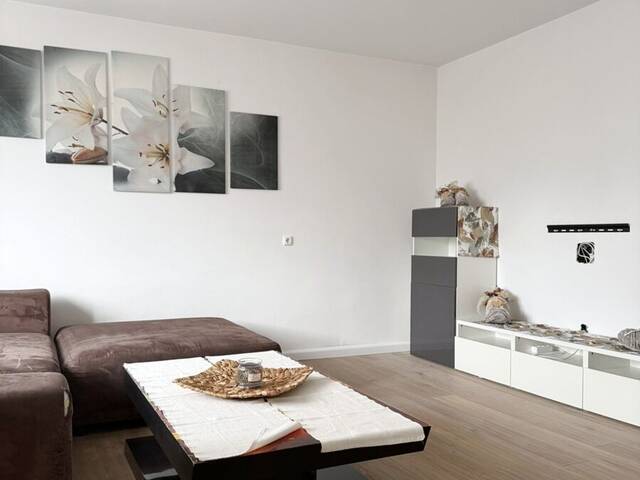Immobilie in Neuhofen - Wohnen wie im Haus - 4 Zimmer Wohnung mit großem Gartenanteil - Bild 2