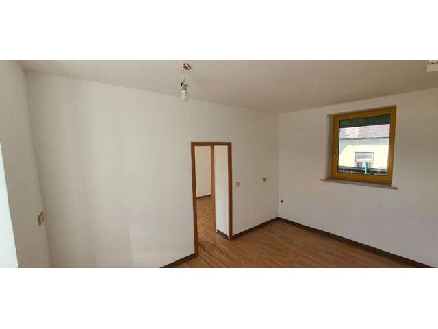 Immobilie in Zistersdorf - Landhaus mit kleinem für Handwerker! - Bild 3