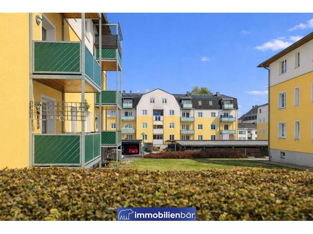 Immobilie in Ried im Innkreis - Perfekte Wohnung für FAMILIE oder WG Vermietung - 4,5 Zimmer aufgeteilt auf 2 Ebenen und 2 Balkone - Bild 2