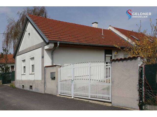 Immobilie in Stoob - Schnäppchen! Altes Haus, 5 Zi, teilweise renoviert, Fenster & Türen erneuert, Dach neu eingedeckt, Carport - Bild 1