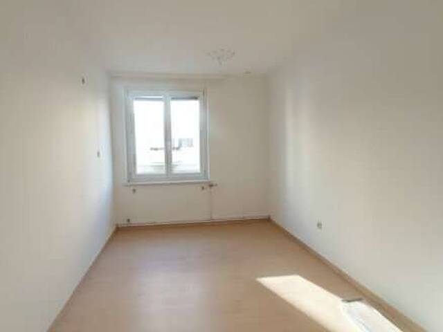 Immobilie in Pottenstein - Charmante EG-Wohnung in Pottenstein: 3 Zimmer, Balkon & Stellplatz - Bild 2