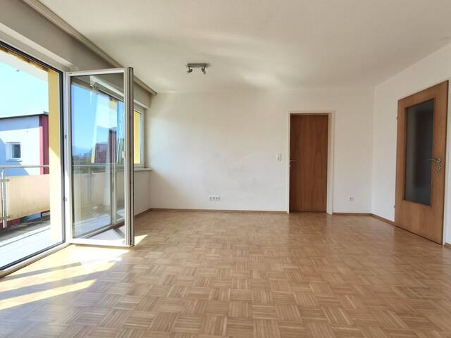 Immobilie in Höchst - Charmante 3-Zi-Wohnung in Höchst mit Balkon! - Bild 2