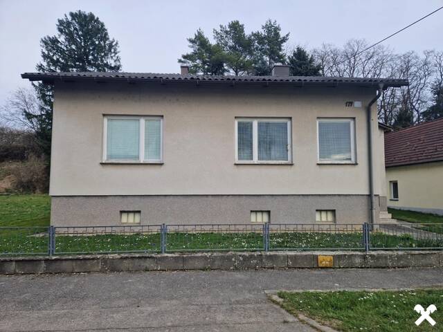 Immobilie in Niederrußbach - LIEBEVOLLES, RENOVIERUNGSBEDÜRFTIGES LANDHAUS MIT HERRLICHEM, RUHIGEN GARTEN - Bild 1