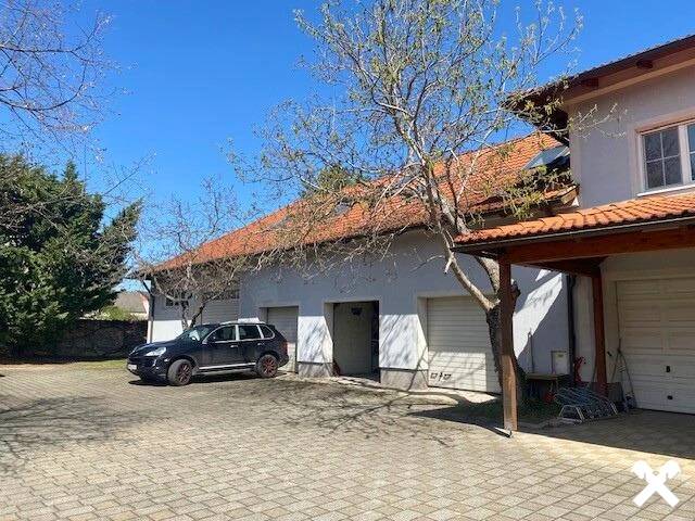 Immobilie in Wiener Neustadt - Mehrfamilienhaus in Wiener Neustadt- viel Platz für Generationen! - Bild 1