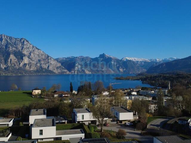 Immobilie in Altmünster - Traunsee-Blick & Sonne: Stilvolle 3-Zimmer-Wohnung mit 2 Balkonen, Garage & ruhiger Lage - Bild 1