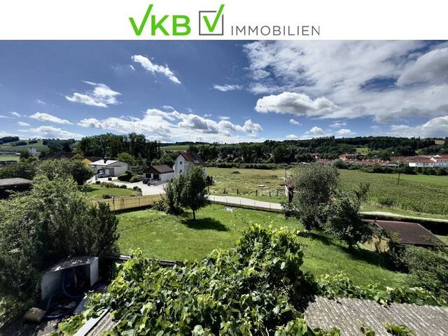 Immobilie in Schlüßlberg - SCHLÜßLBERG | STRAßFELD: Idyllisches Zweifamilienhaus mit großzügigem, sonnigem Garten und beeindruckendem Fernblick! - Bild 2