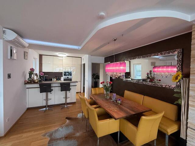 Immobilie in Pasching - PREIS inkl. 2 TG Parkplätze und 1 Besucherparkplatz,Luxuriöse Dachterrassen-wohnung in Pasching-Exklusives Wohnen mit Sauna, Outdoor-Küche&Panoramablick (Provisionsfrei) - Bild 1